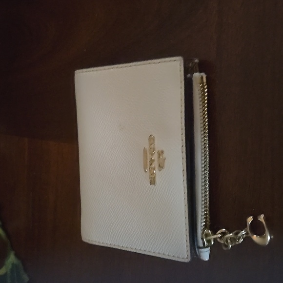 Cream And Brown A Leather Wallet with Gold Zipper - Picture 3 of 4